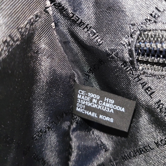 COPY - 🆕️NWT Authentic MICHAEL KORS MIRROR METALLIC KARA LARGE SATCHEL DUFFLE B - Picture 9 of 12